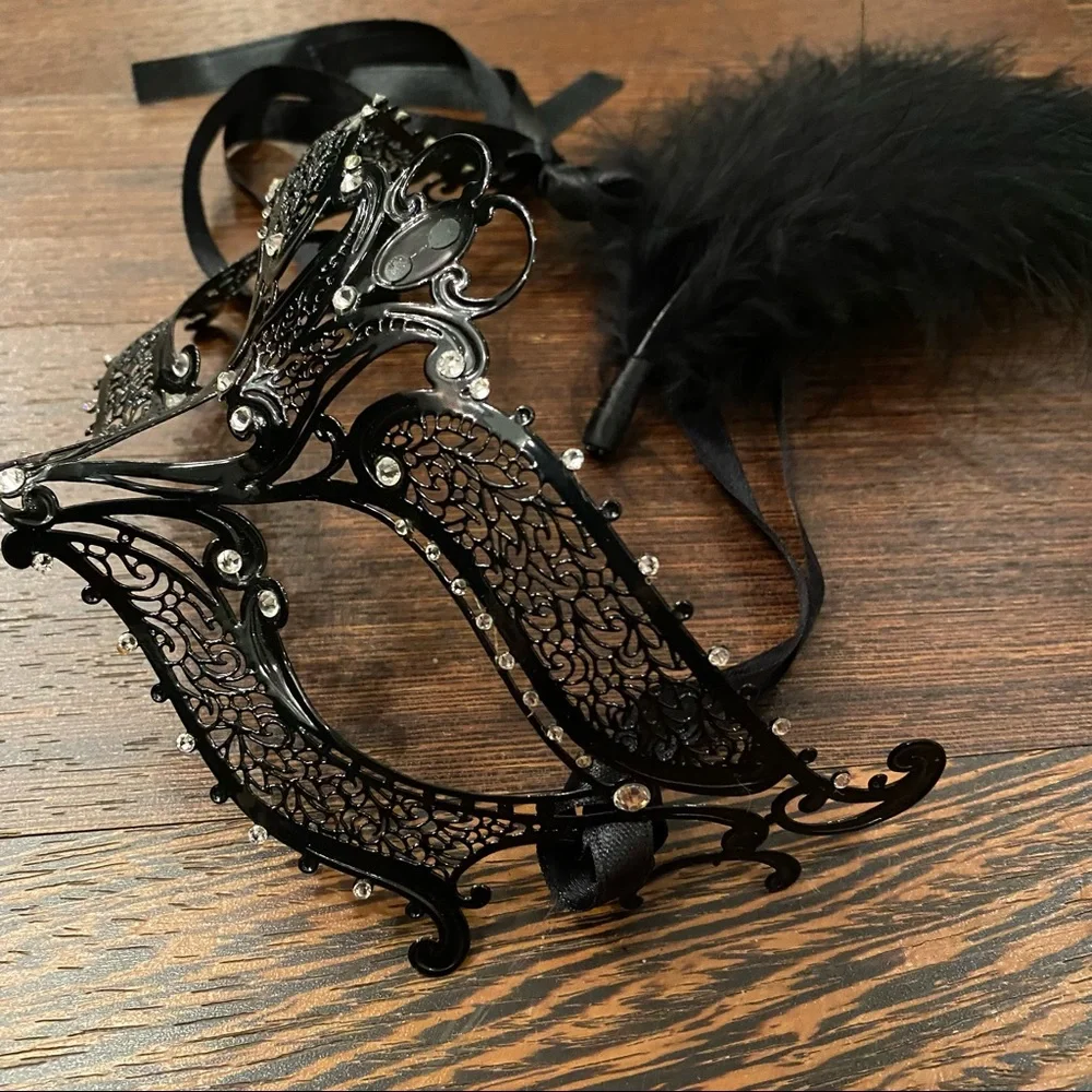 Laser Cut Venetian Black Metal Mask - Picture 3 of 5